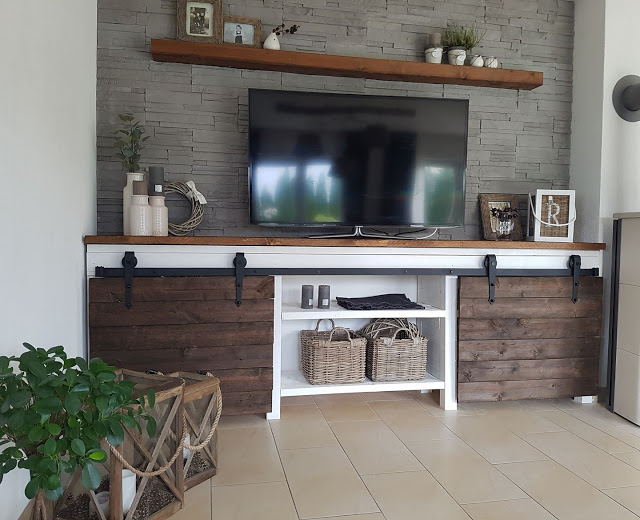 DIY Kommode mit Scheunentüren - Elas Dekoideen