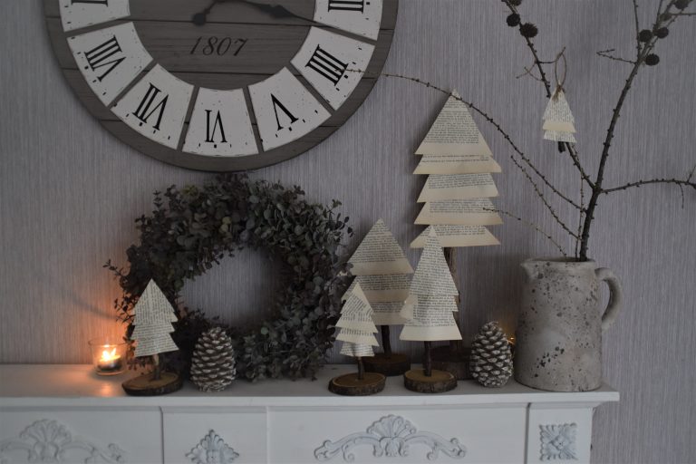 DIY Papierbaum aus Buchseiten
