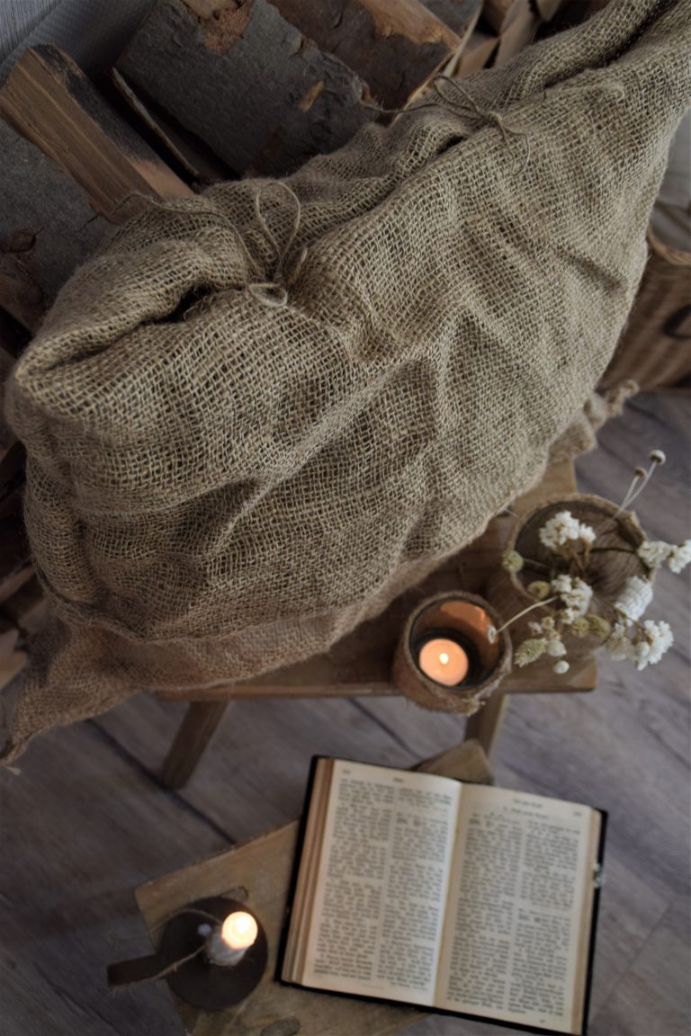 DIY Kissenhülle aus einem Pflanzsack- ganz ohne Nadel und Faden