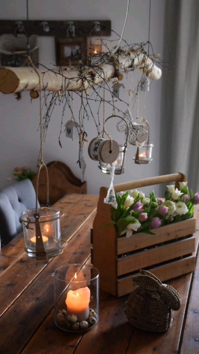 Ich möchte Euch ganz schnell liebe Grüße da lassen! Habt wunderschöne Feiertage mit Euren Liebsten und schickt ganz viel Sonnenschein für den Osterhasen!
Auch wenn das Osteressen noch geplant und eingekauft werden will, steht wenigstens die Dekoration 😄😅!